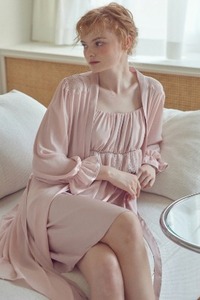 [10%할인쿠폰]3594-BAAHG 이네즈 가운 Pink발코니 balcony 발코니잠옷 라란제리 여성잠옷 여자잠옷 잠옷 파자마 홈웨어 라운지웨어